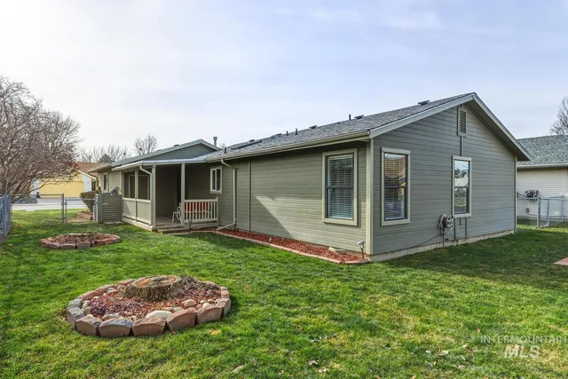 $399,000 | 8290 West Clubhouse Lane, Garden City, ID 83714