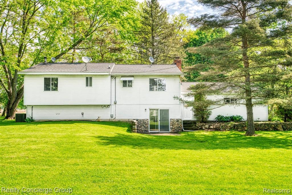 6505 Byron Road Howell, MI 48855 - Photo 17 of 20 Gallery Image 17