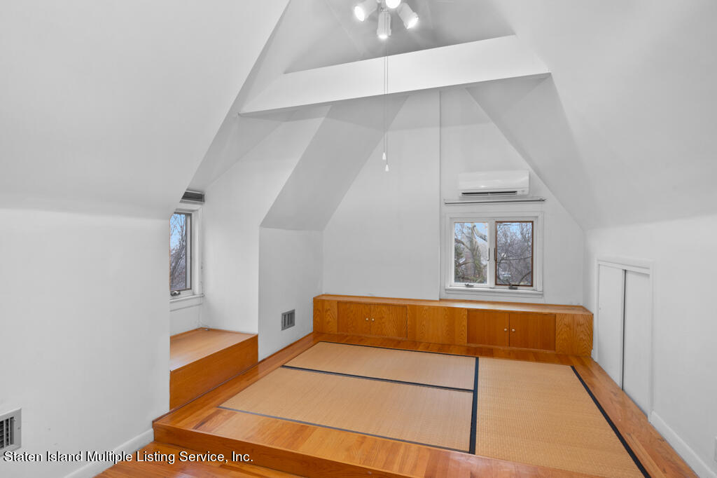 221 Benedict Road Staten Island, NY 10304 - Photo 22 of 42 Top floor room 3