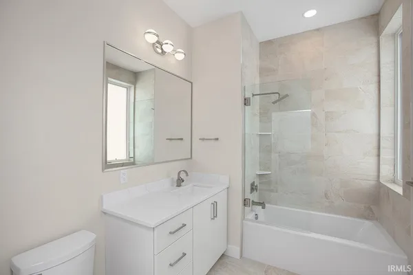 $1,249,900 | 960 East Jackson Boulevard, Elkhart, IN 46516