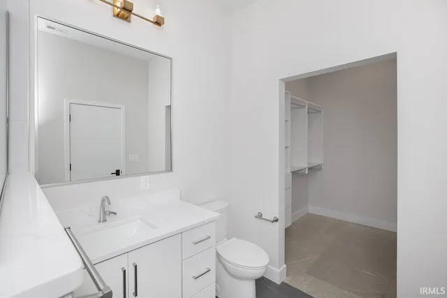 $1,249,900 | 960 East Jackson Boulevard, Elkhart, IN 46516