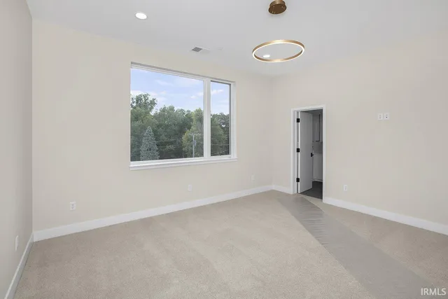 $1,249,900 | 960 East Jackson Boulevard, Elkhart, IN 46516