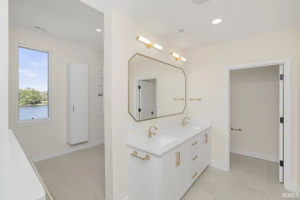 $1,249,900 | 960 East Jackson Boulevard, Elkhart, IN 46516