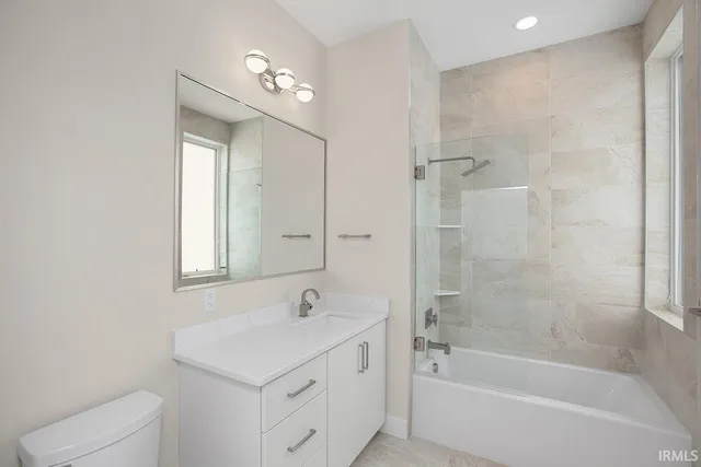 $1,249,900 | 960 East Jackson Boulevard, Elkhart, IN 46516