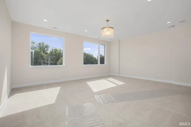 $1,249,900 | 960 East Jackson Boulevard, Elkhart, IN 46516