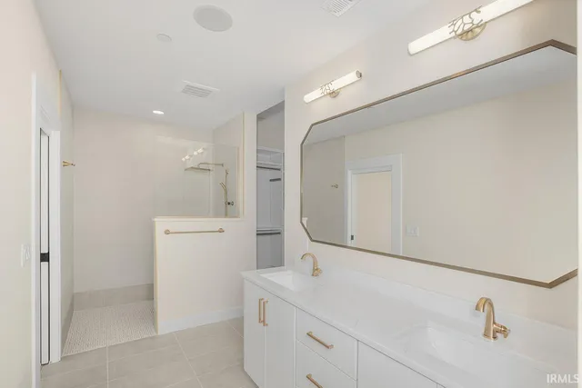 $1,249,900 | 960 East Jackson Boulevard, Elkhart, IN 46516