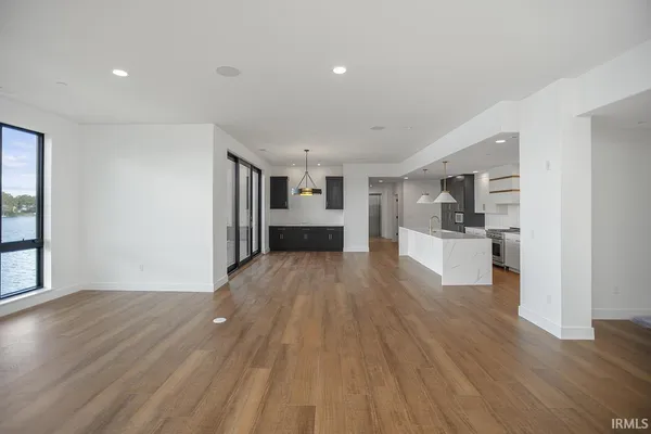 $1,249,900 | 960 East Jackson Boulevard, Elkhart, IN 46516