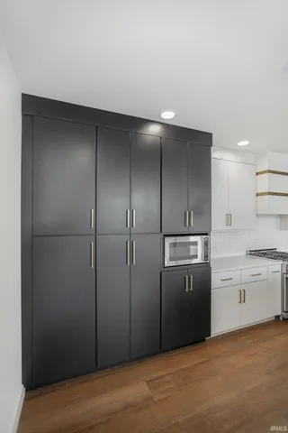 $1,249,900 | 960 East Jackson Boulevard, Elkhart, IN 46516