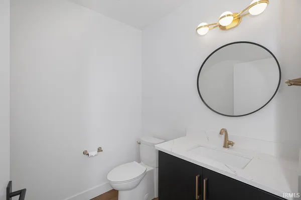 $1,249,900 | 960 East Jackson Boulevard, Elkhart, IN 46516