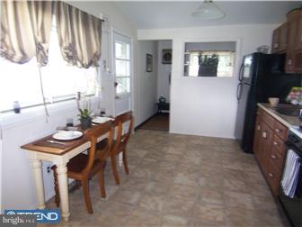 11 Merion Lane Maple Shade, NJ 08052 - Photo 4 of 10 Gallery Image 4