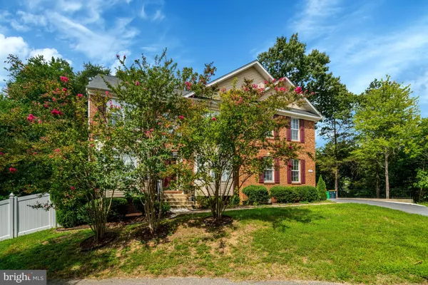 $2,000 | 4905 Faith Crossing Court, Temple Hills, MD 20748