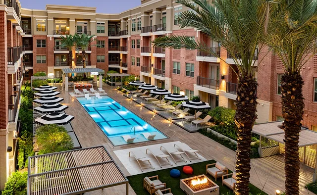 $1,974 | 160 Birdsall Street, Unit 2211, Houston, TX 77007