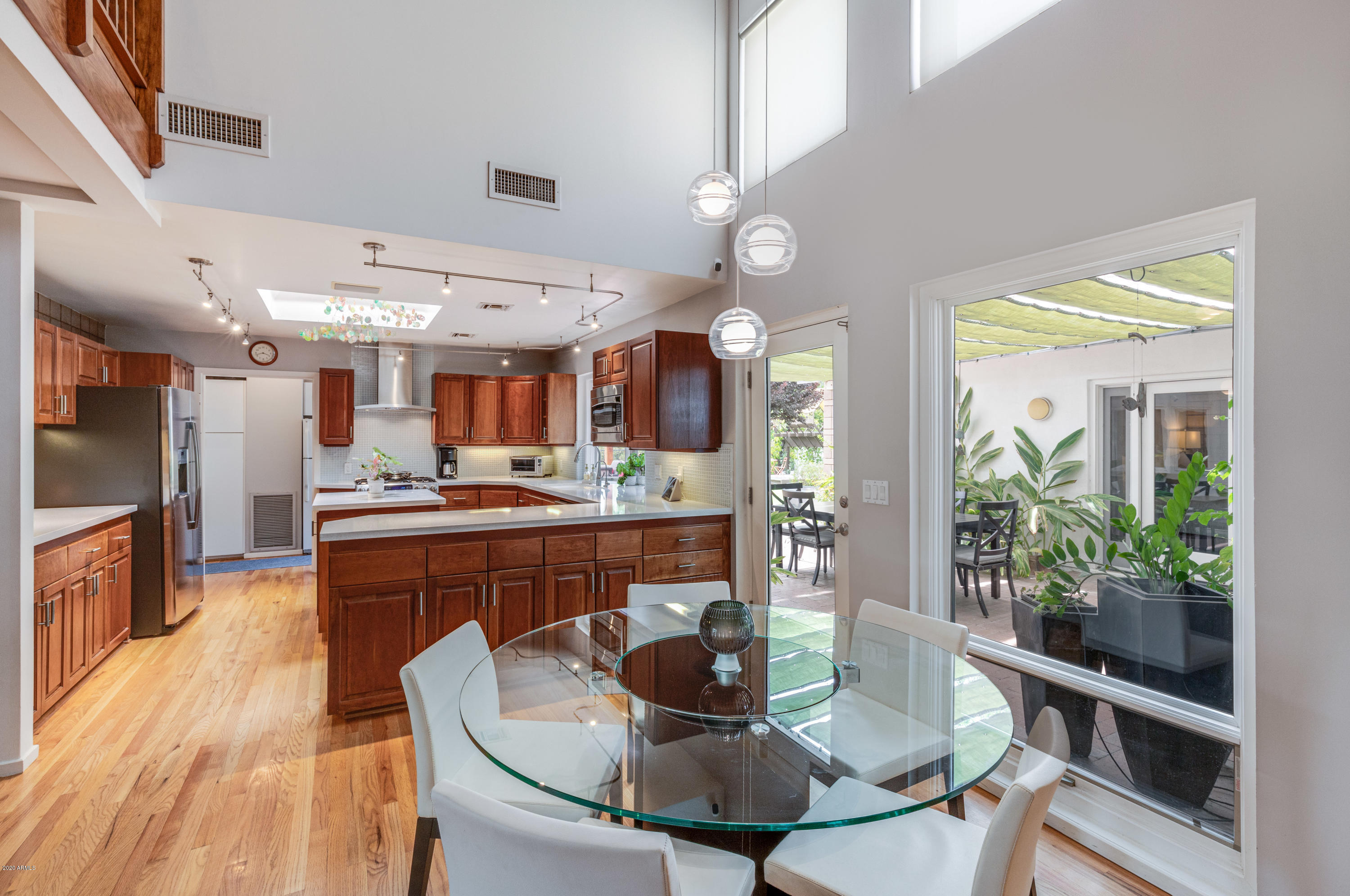816 East Circle Road Phoenix, AZ 85020 - Photo 17 of 56 Eat-In Kitchen