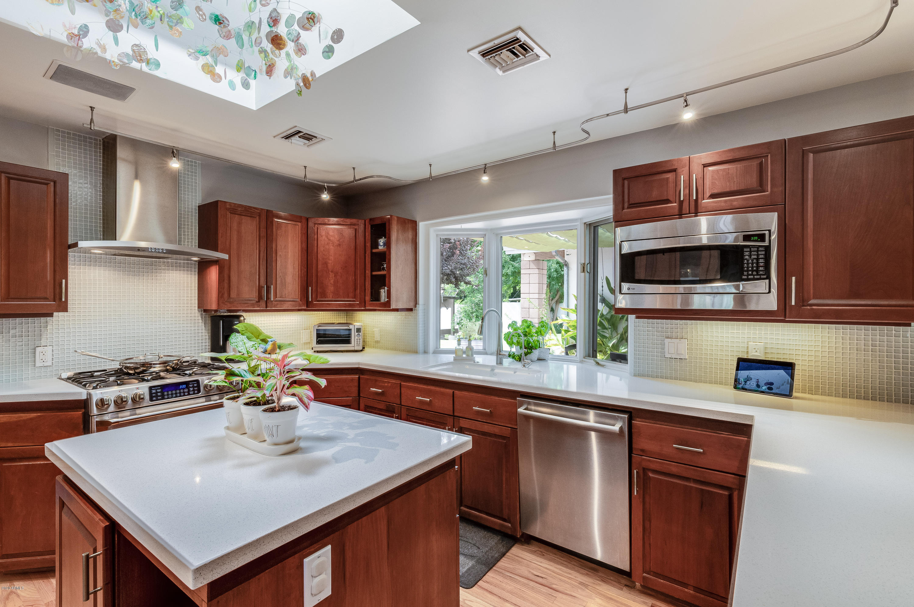 816 East Circle Road Phoenix, AZ 85020 - Photo 19 of 56 Chef's Kitchen
