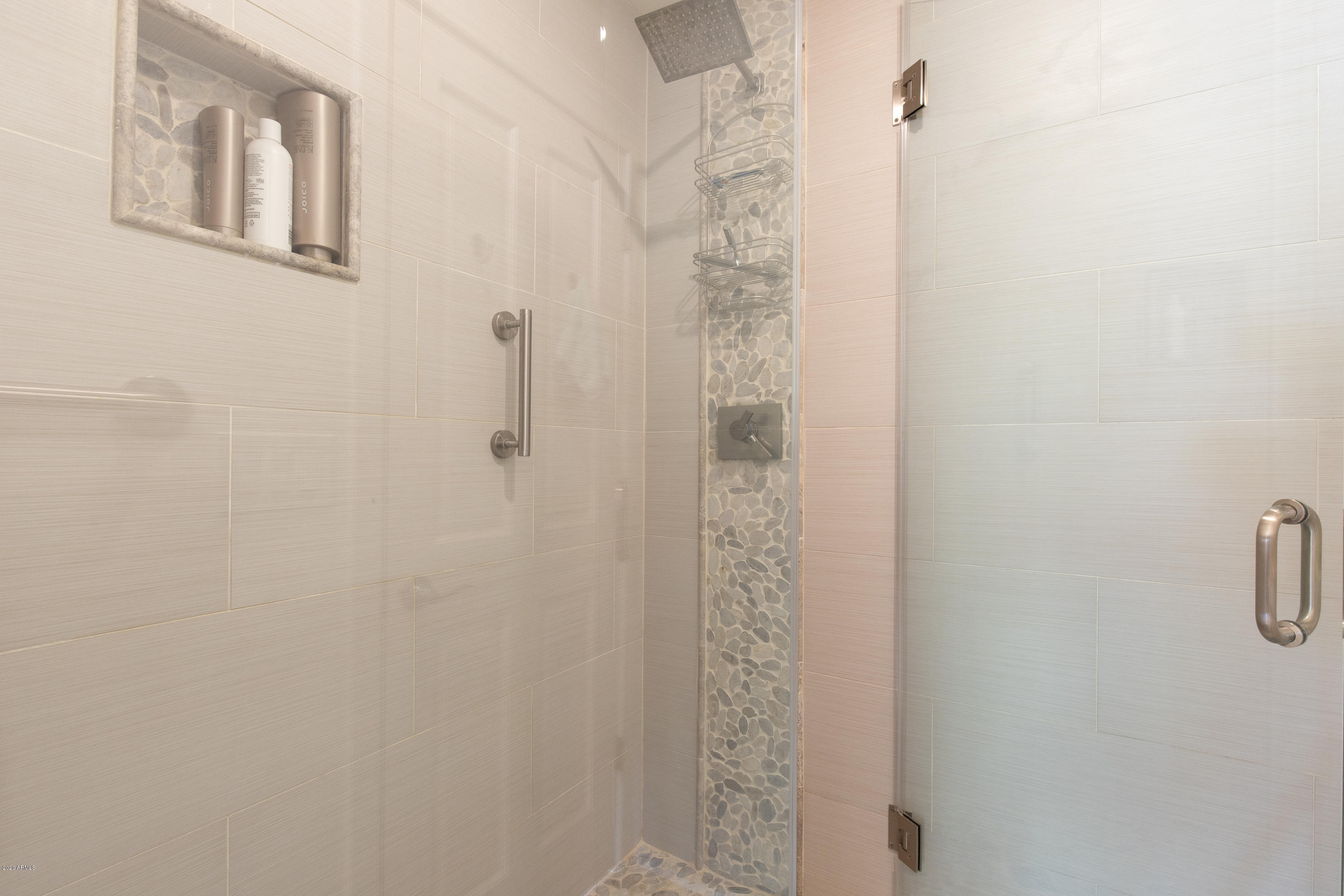 816 East Circle Road Phoenix, AZ 85020 - Photo 32 of 56 Guest Bath