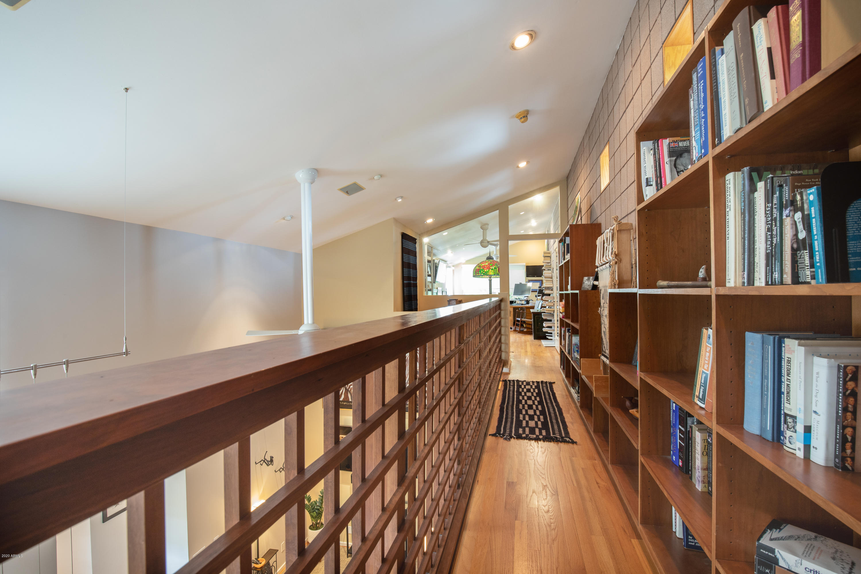 816 East Circle Road Phoenix, AZ 85020 - Photo 35 of 56 Upstairs Library