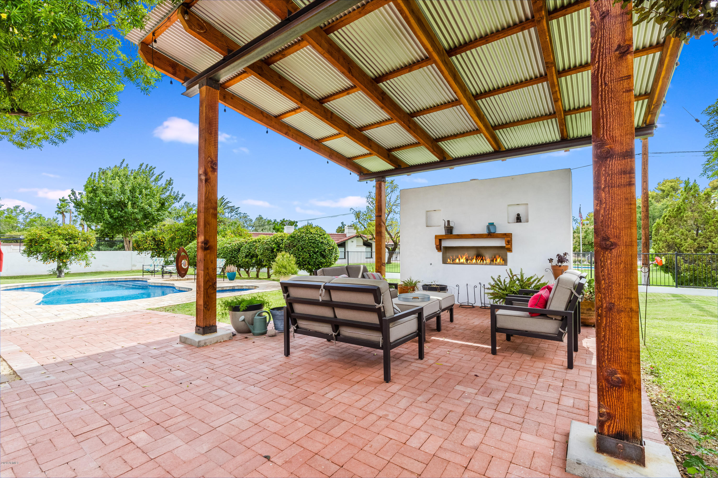 816 East Circle Road Phoenix, AZ 85020 - Photo 39 of 56 Backyard Oasis