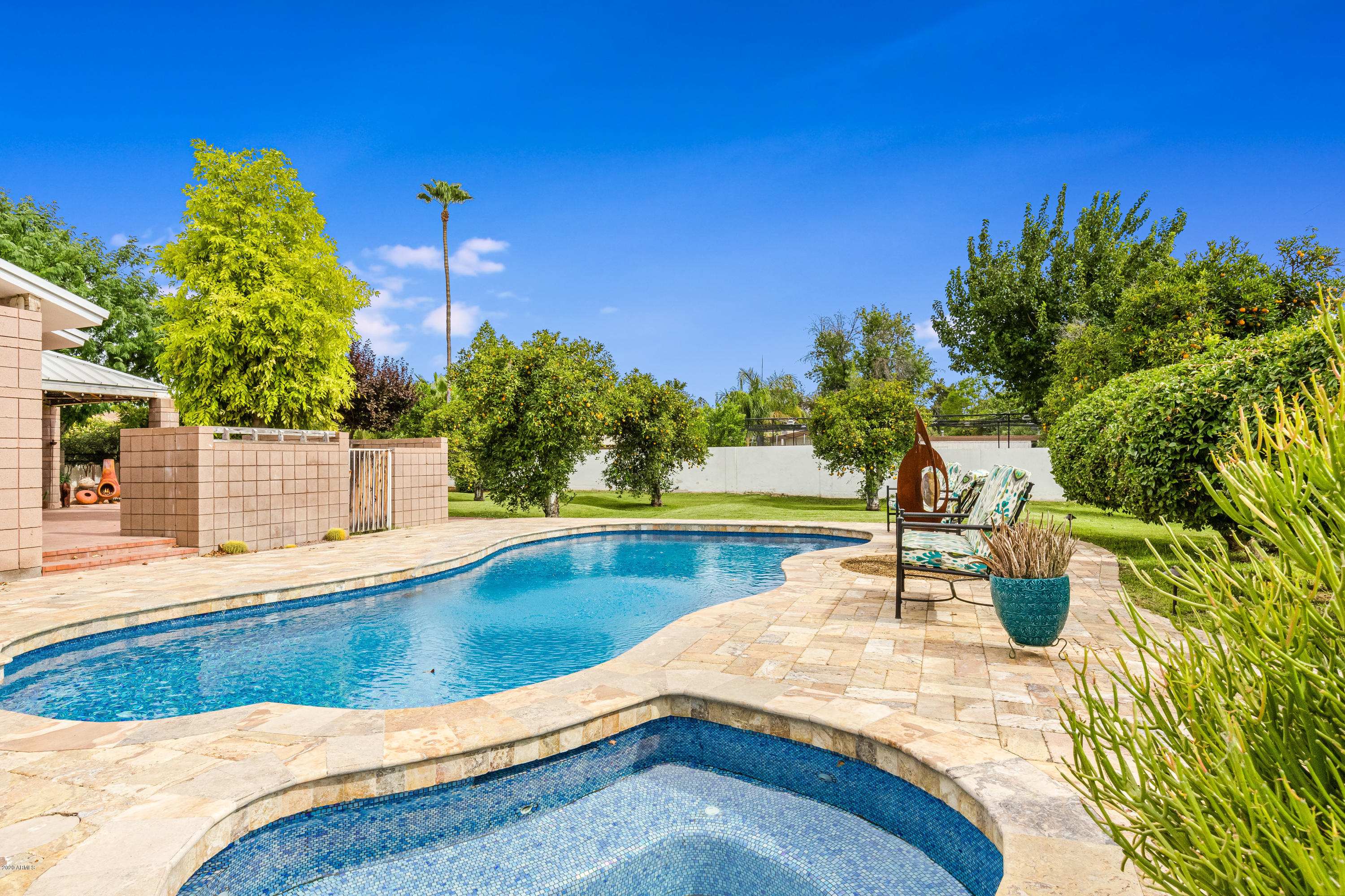 816 East Circle Road Phoenix, AZ 85020 - Photo 42 of 56 Poolside View