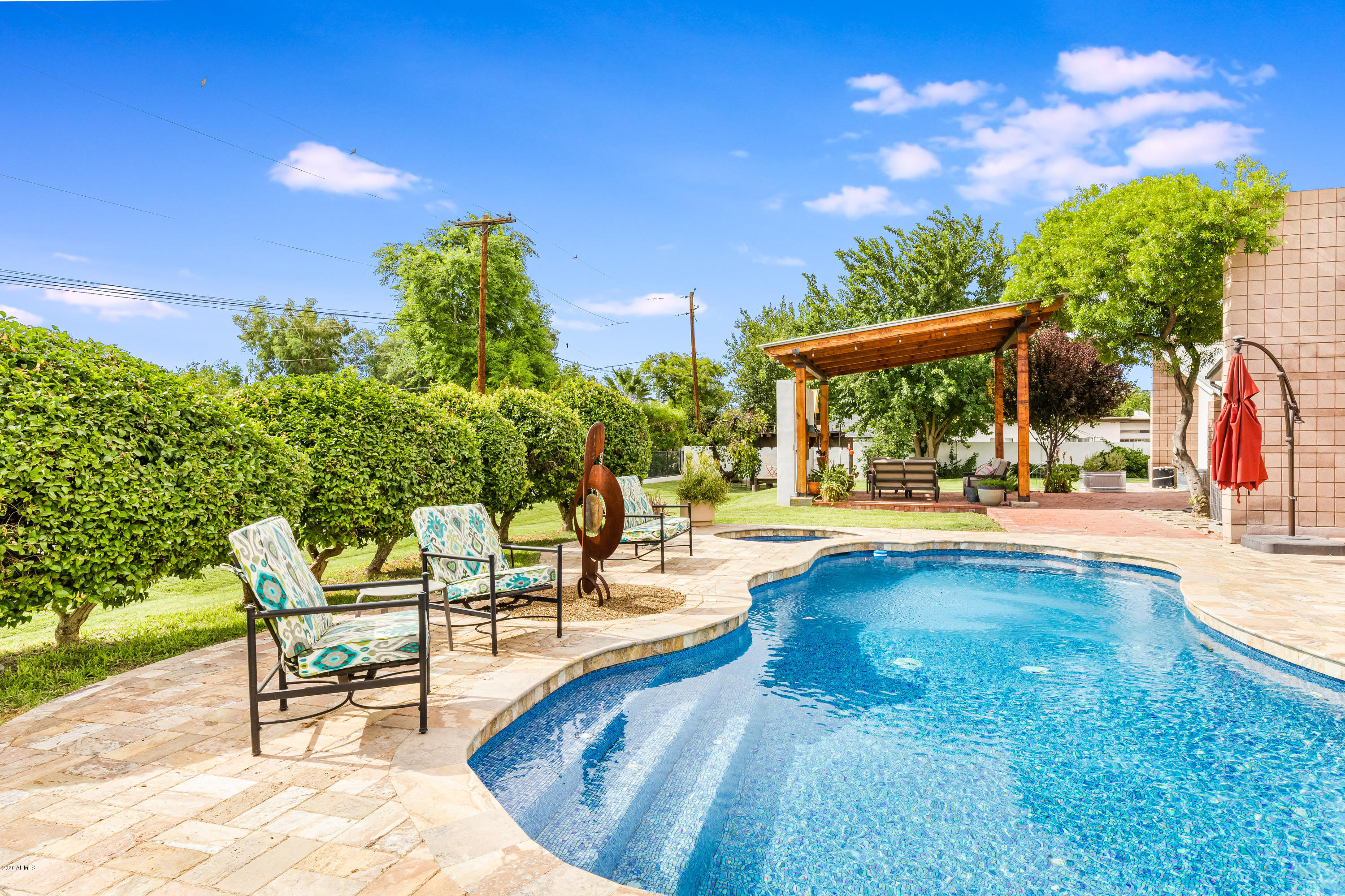 816 East Circle Road Phoenix, AZ 85020 - Photo 43 of 56 Poolside View