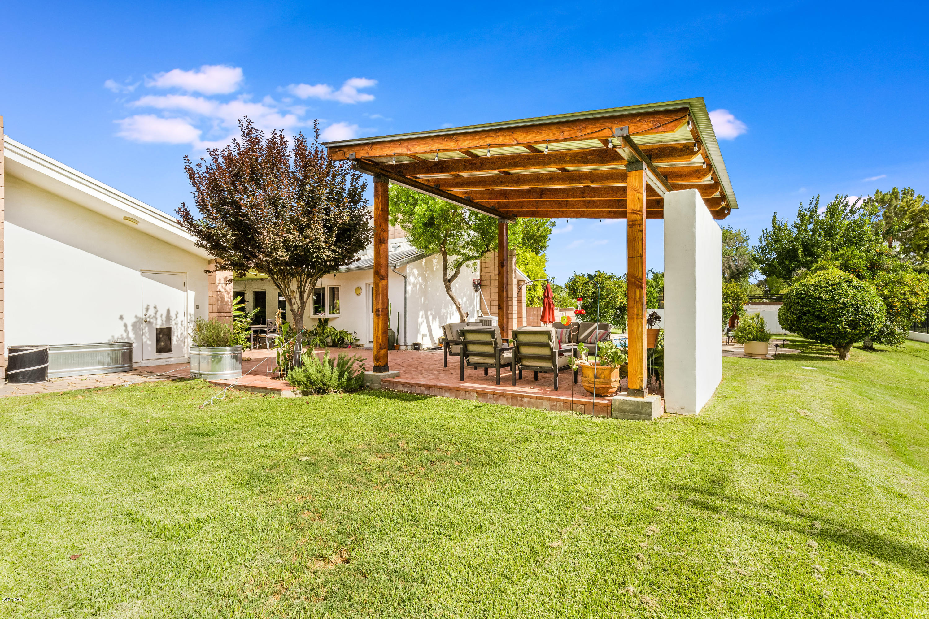 816 East Circle Road Phoenix, AZ 85020 - Photo 44 of 56 Tons of Space