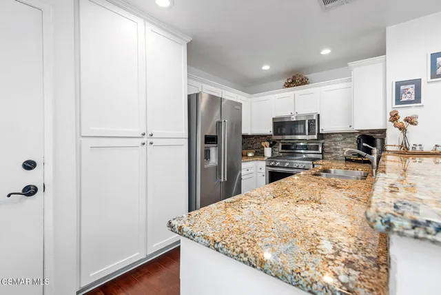 $725,000 | 190 Via Colinas, Westlake Village, CA 91362