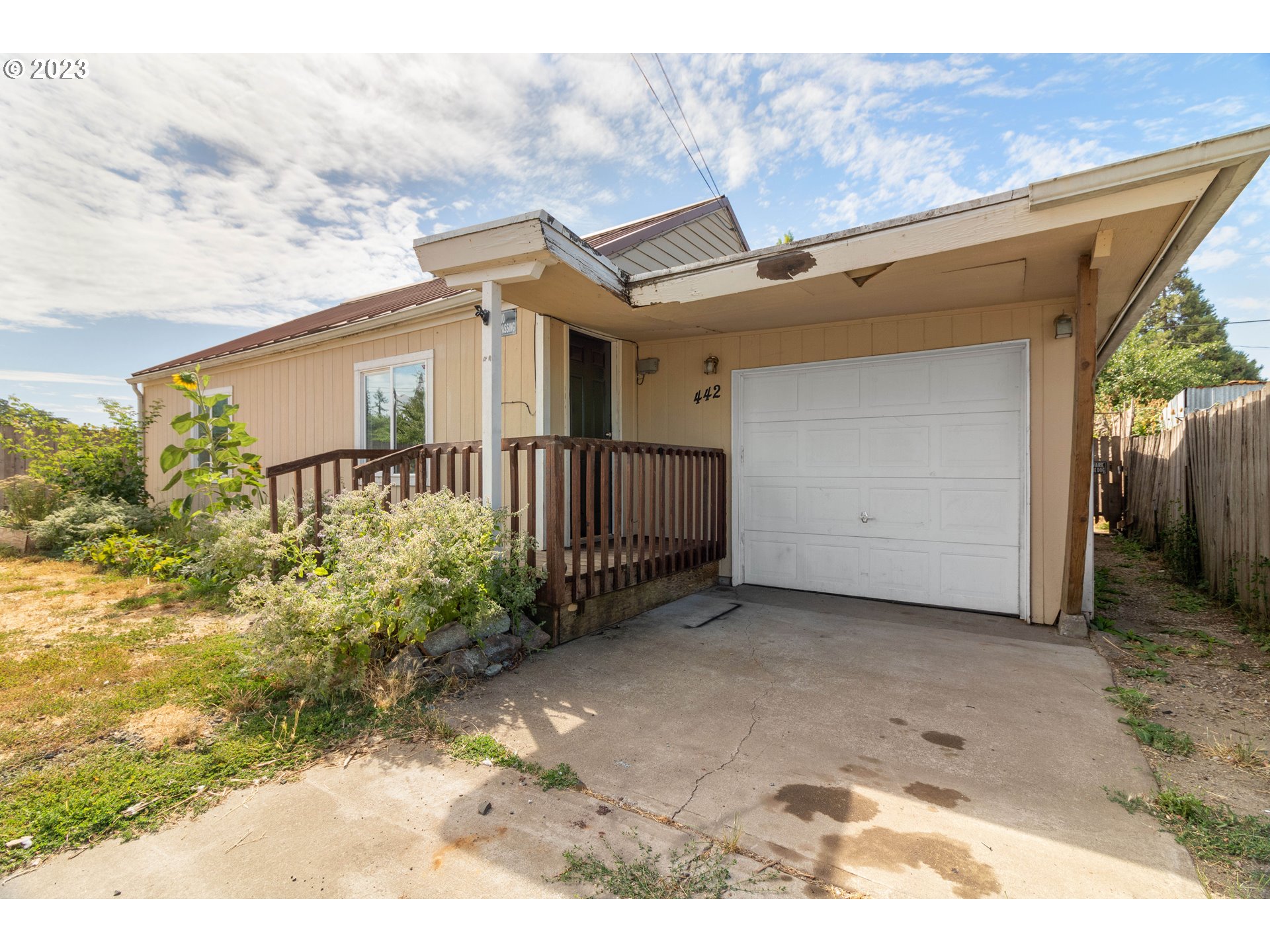 442 Center Street Lebanon, OR 97355 - Photo 1 of 34 Gallery Image 1