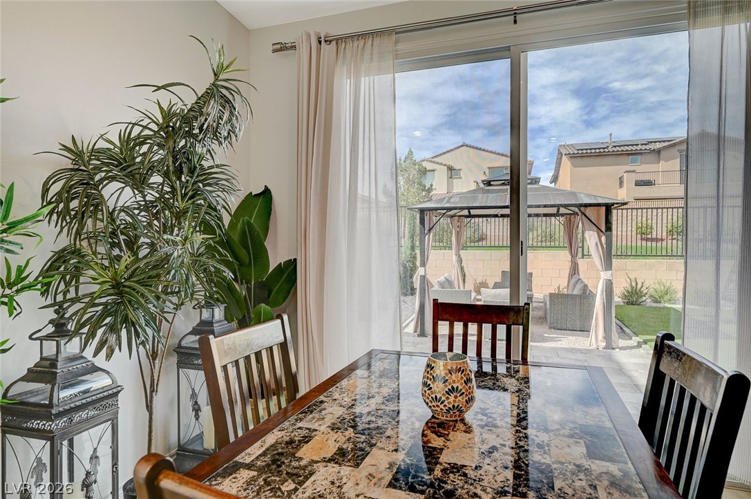 8855 Roadrunner Ravine Street Las Vegas, NV 89166 - Photo 24 of 54 View of dining space