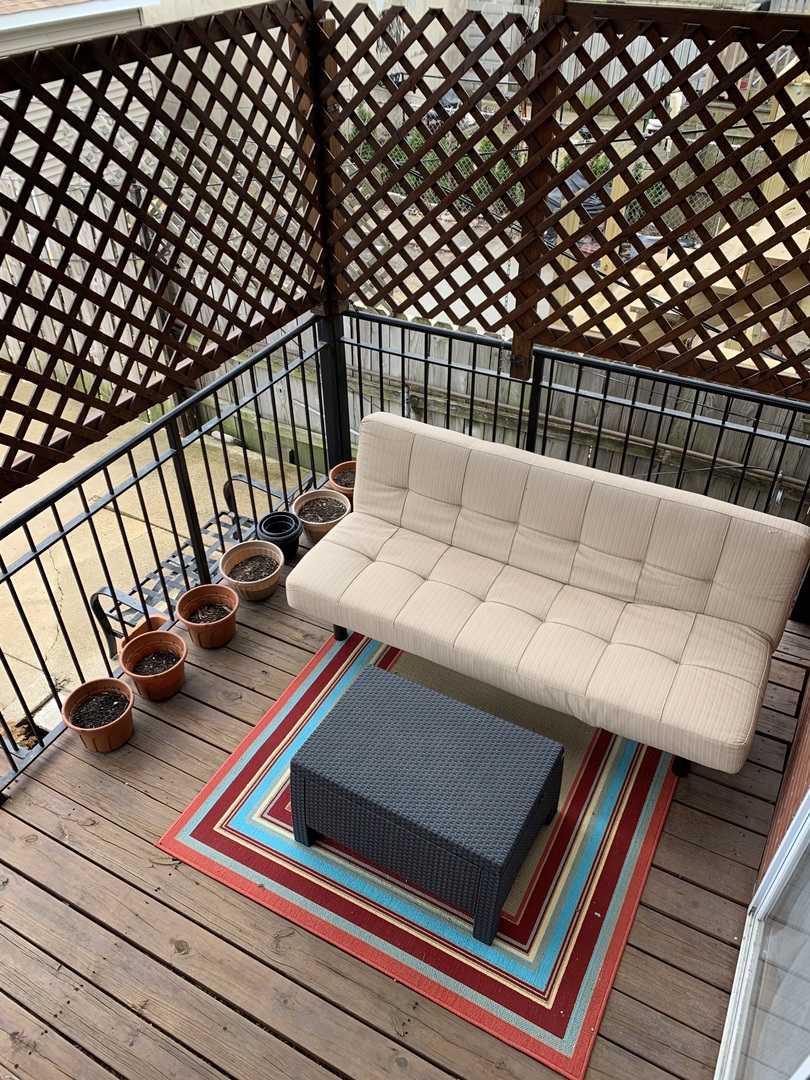 1231 North Artesian Avenue, Unit 2 Chicago, IL 60622 - Photo 9 of 9 a view of sitting area with furniture