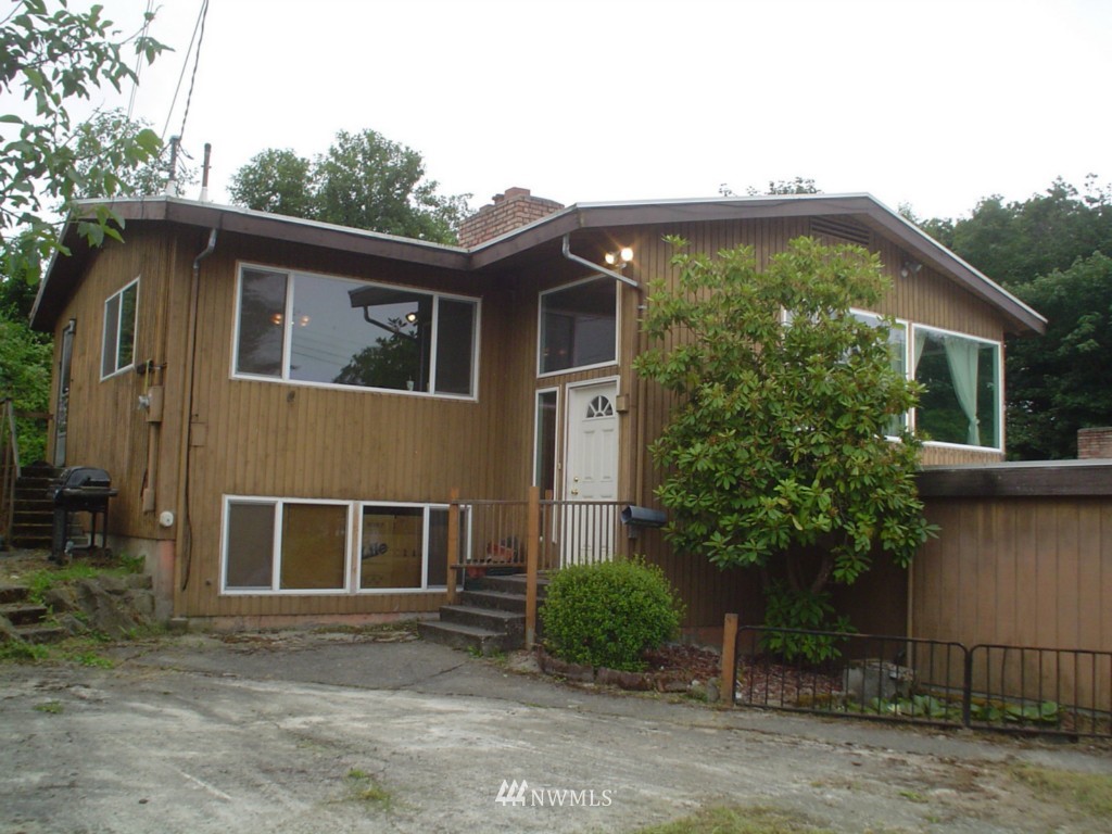 5345 South Ruggles Street Seattle, WA 98178 - Photo 1 of 11 Gallery Image 1