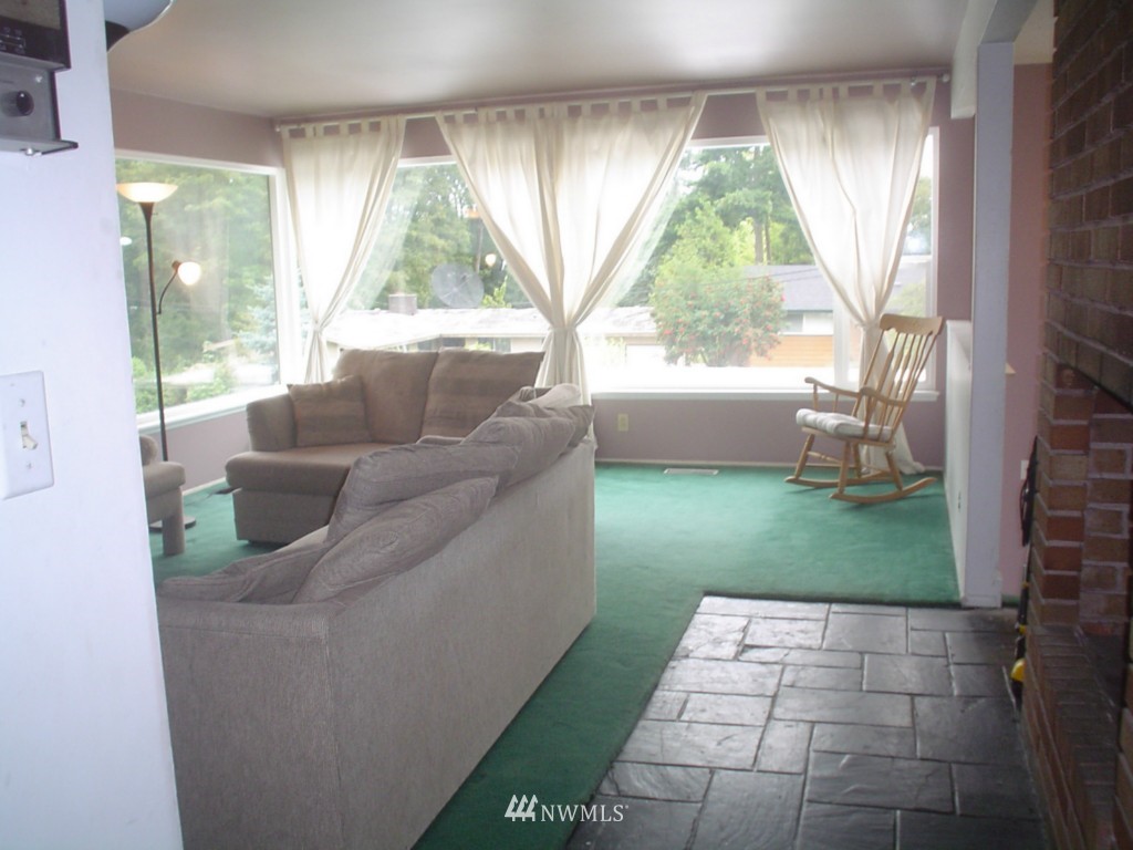 5345 South Ruggles Street Seattle, WA 98178 - Photo 3 of 11 Gallery Image 3