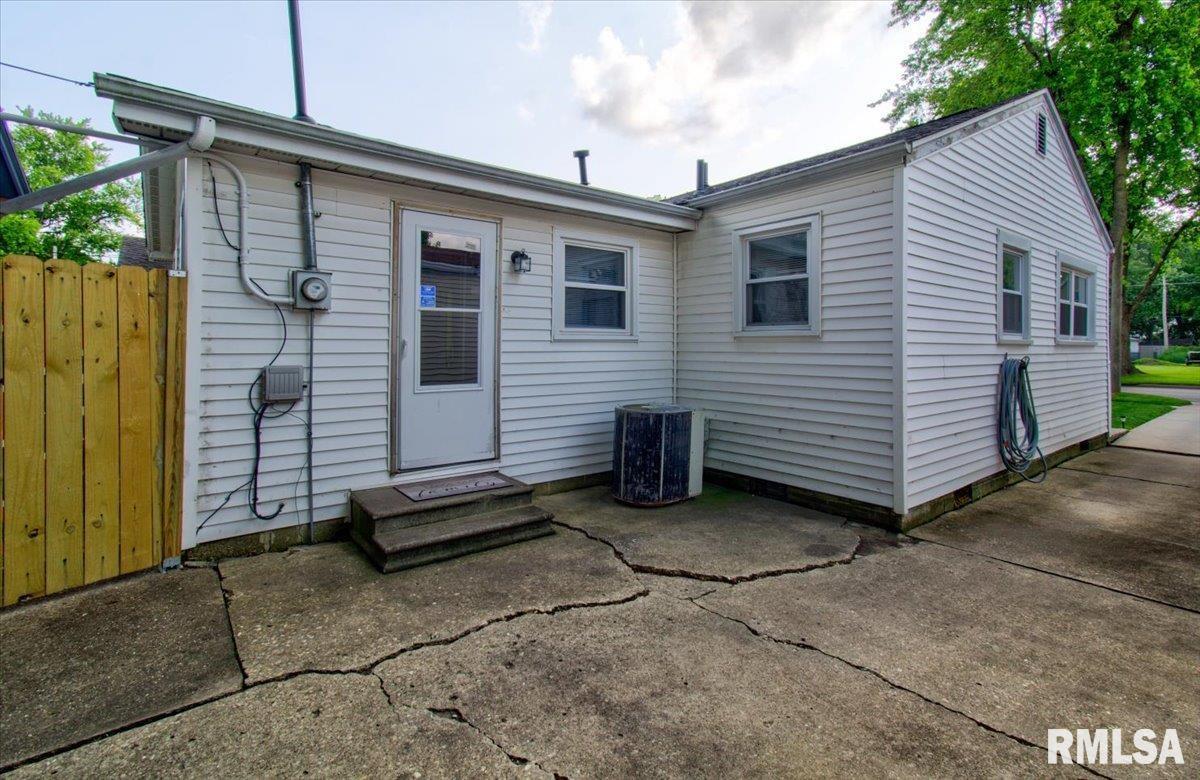 1012 North Ohio Street Springfield, IL 62702 - Photo 38 of 41