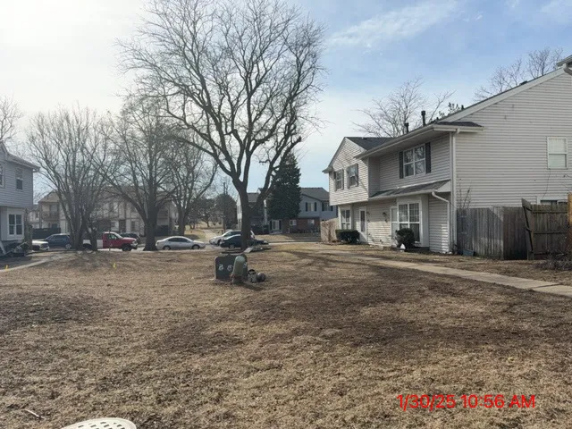 $159,900 | 10 Fernwood Drive, Unit L, Bolingbrook, IL 60440