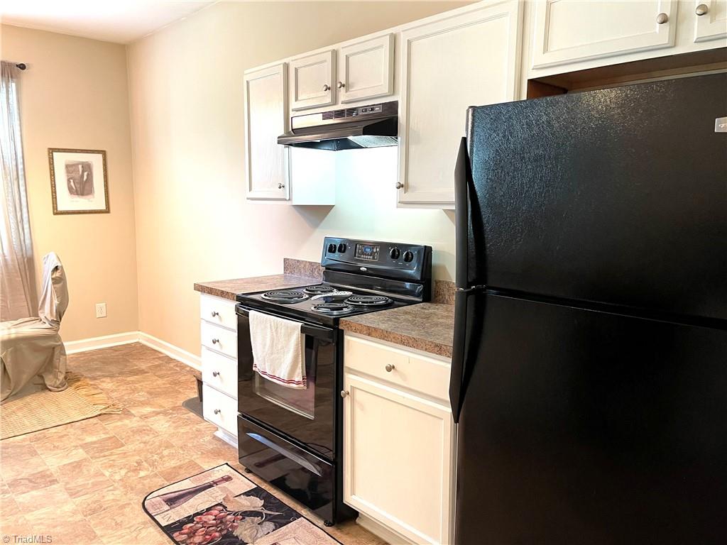 1136 Maple Ridge Drive Burlington, NC 27217 - Photo 5 of 29