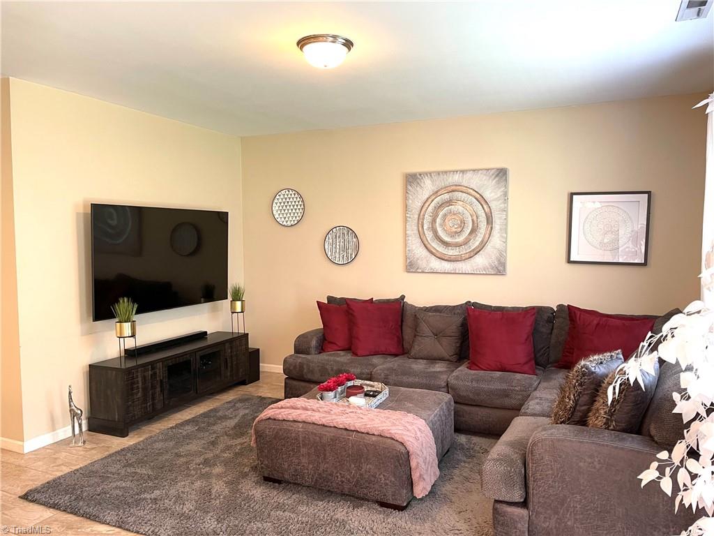 1136 Maple Ridge Drive Burlington, NC 27217 - Photo 9 of 29