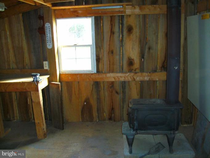 121 Minebank Road Middletown, VA 22645 - Photo 5 of 26 a view of a closet