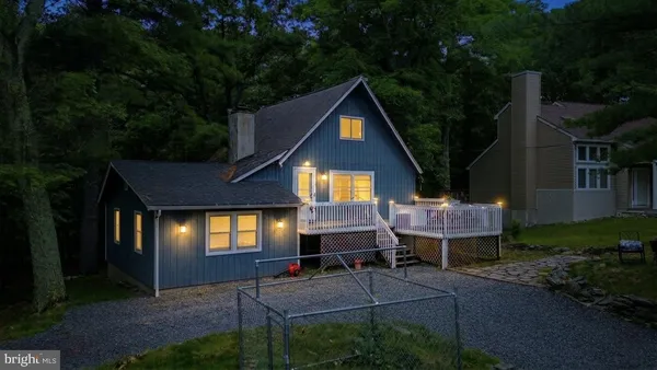 $299,900 | 204 Mountain Drive, Dingmans Ferry, PA 18328