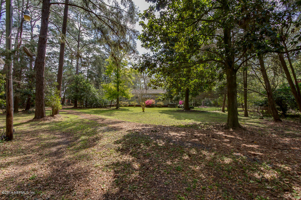 4621 Barnes Road South Jacksonville, FL 32207 - Photo 5 of 29 a view of a golf course