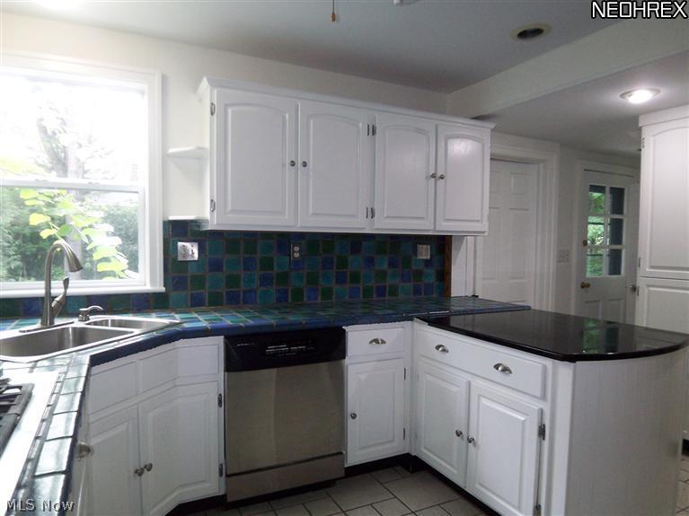 2202 Middlefield Road Cleveland Heights, OH 44106 - Photo 10 of 23