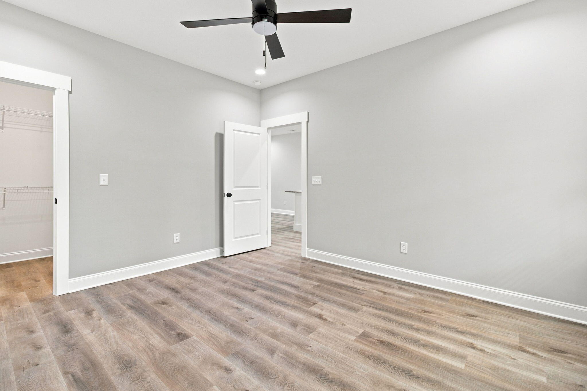 916 Airport Road, Unit 102 Chattanooga, TN 37421 - Photo 11 of 18 En-suite 2