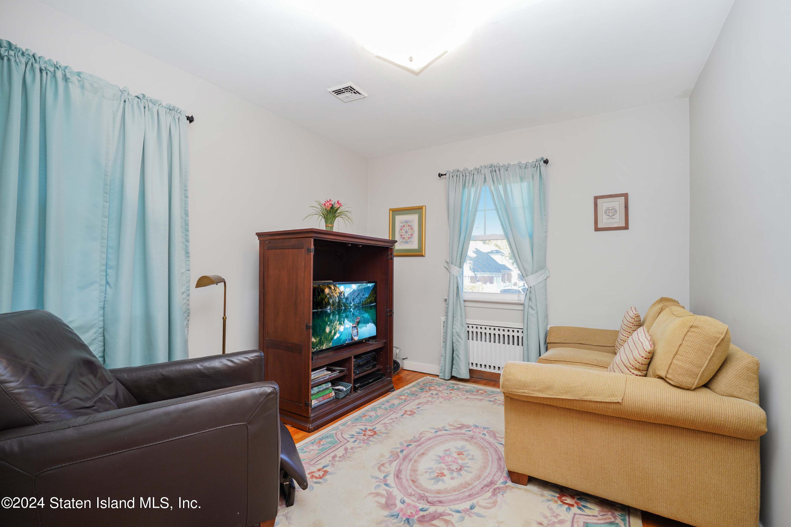 106 Fairview Avenue Staten Island, NY 10314 - Photo 13 of 27 Photo Oct 08 2024, 8 24 59 PM