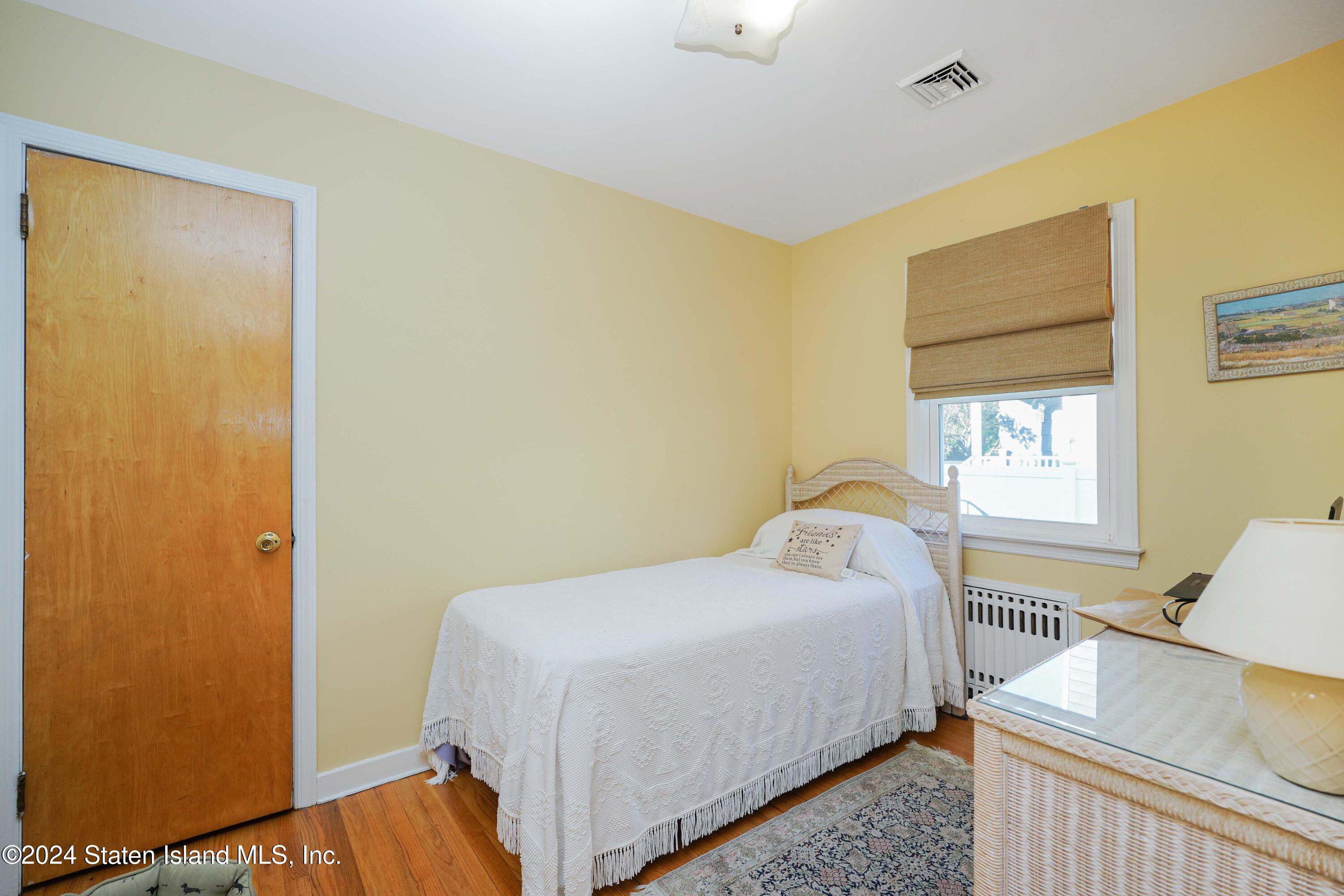 106 Fairview Avenue Staten Island, NY 10314 - Photo 14 of 27 Photo Oct 08 2024, 8 24 22 PM