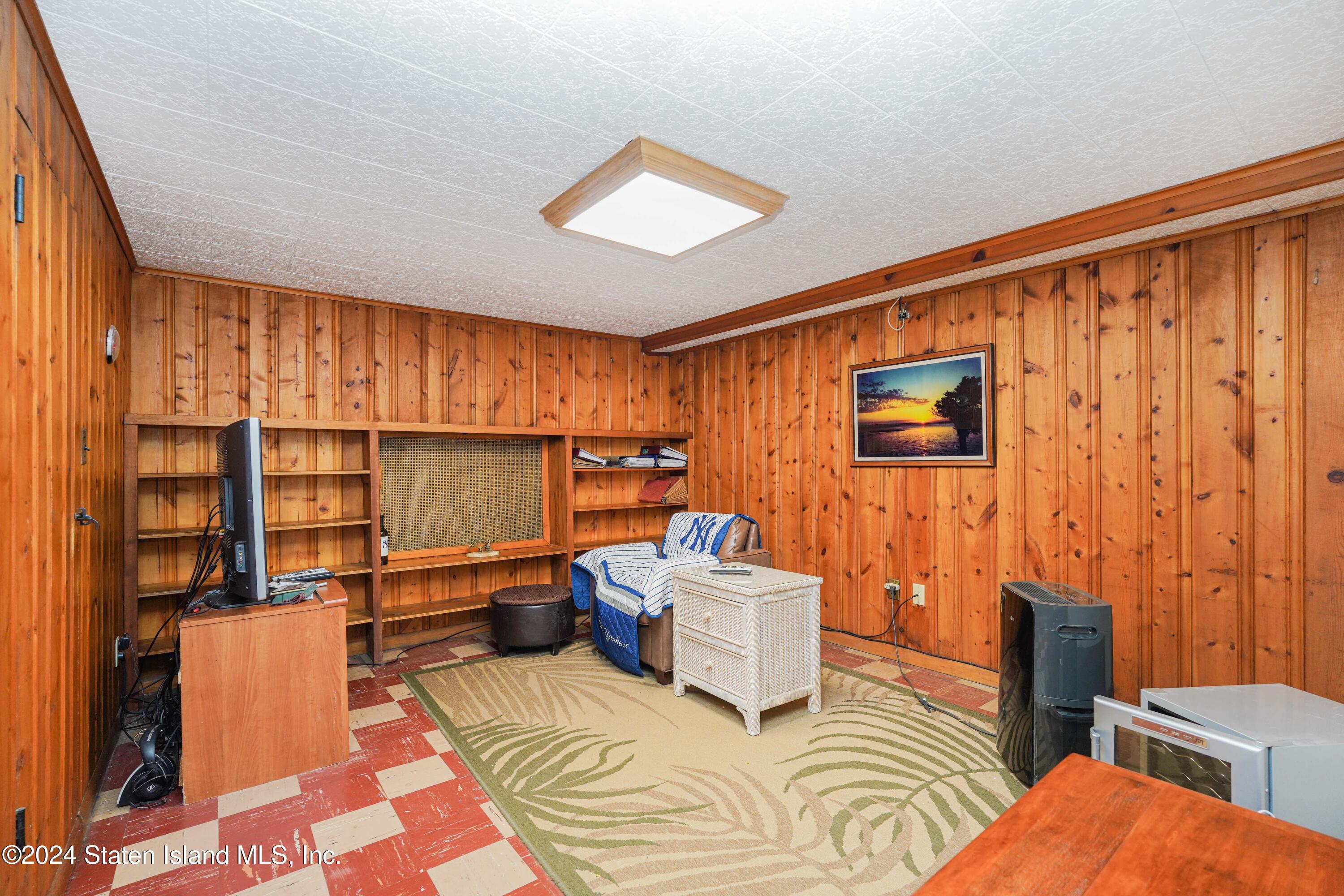 106 Fairview Avenue Staten Island, NY 10314 - Photo 18 of 27 Photo Oct 08 2024, 8 26 38 PM