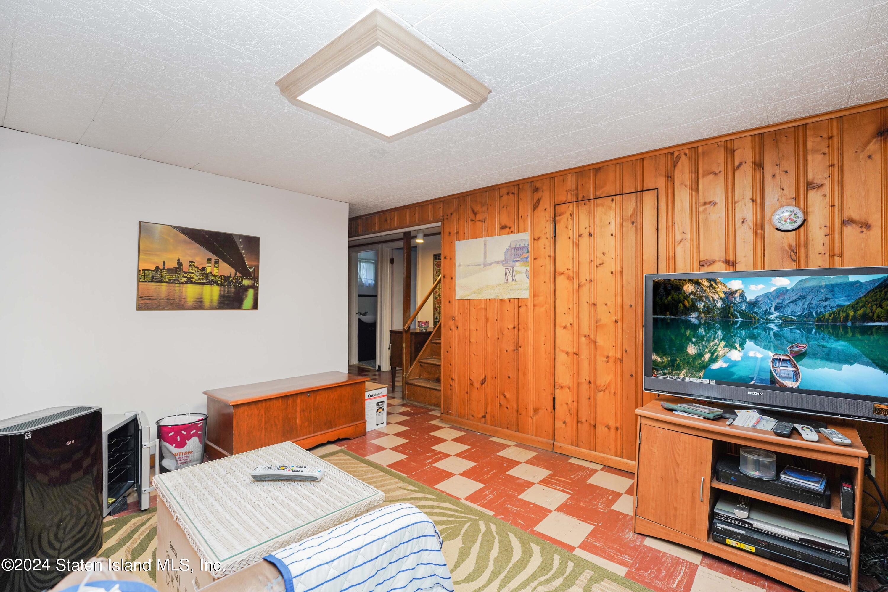 106 Fairview Avenue Staten Island, NY 10314 - Photo 19 of 27 Photo Oct 08 2024, 8 26 46 PM