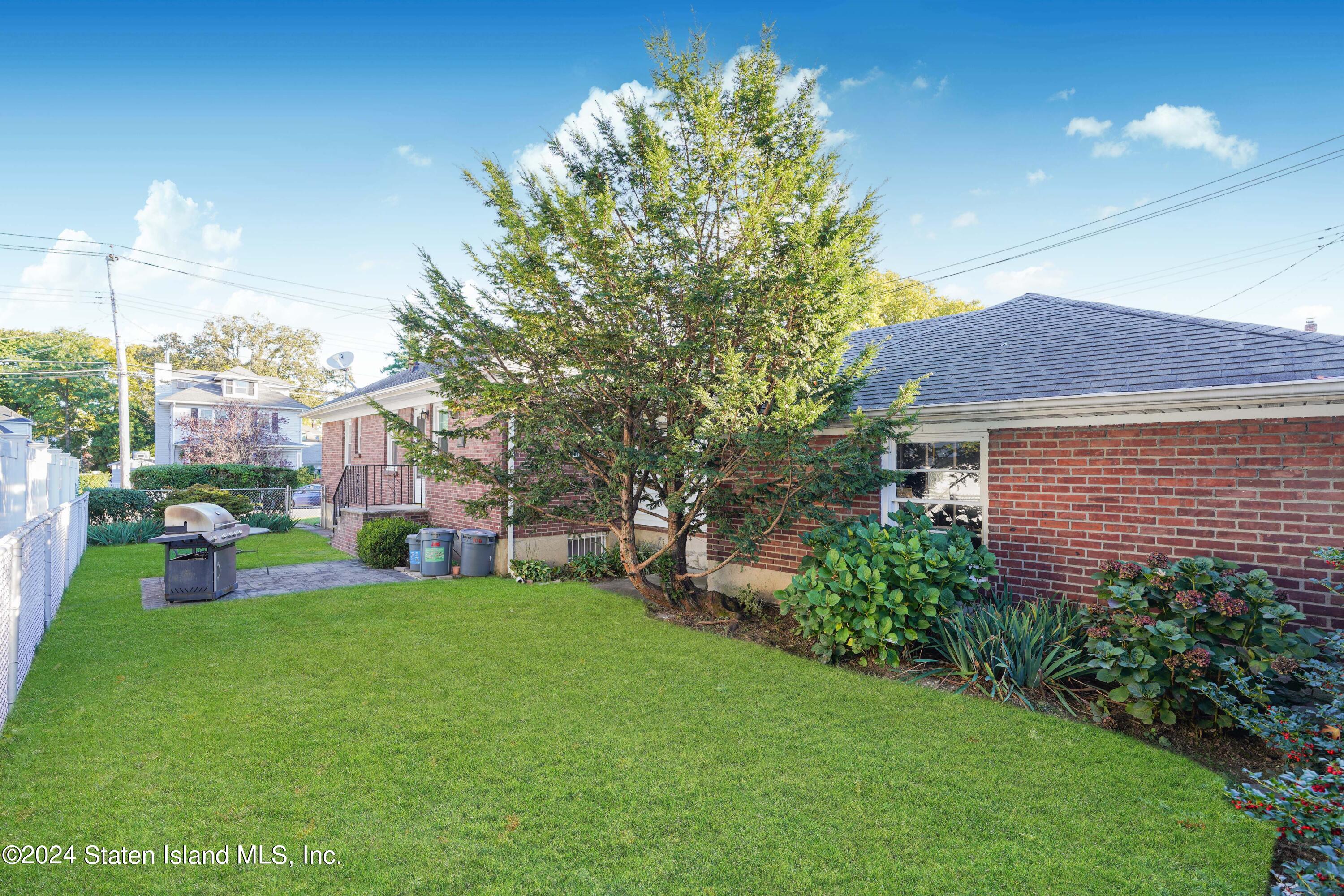 106 Fairview Avenue Staten Island, NY 10314 - Photo 25 of 27 Photo Oct 08 2024, 8 32 07 PM