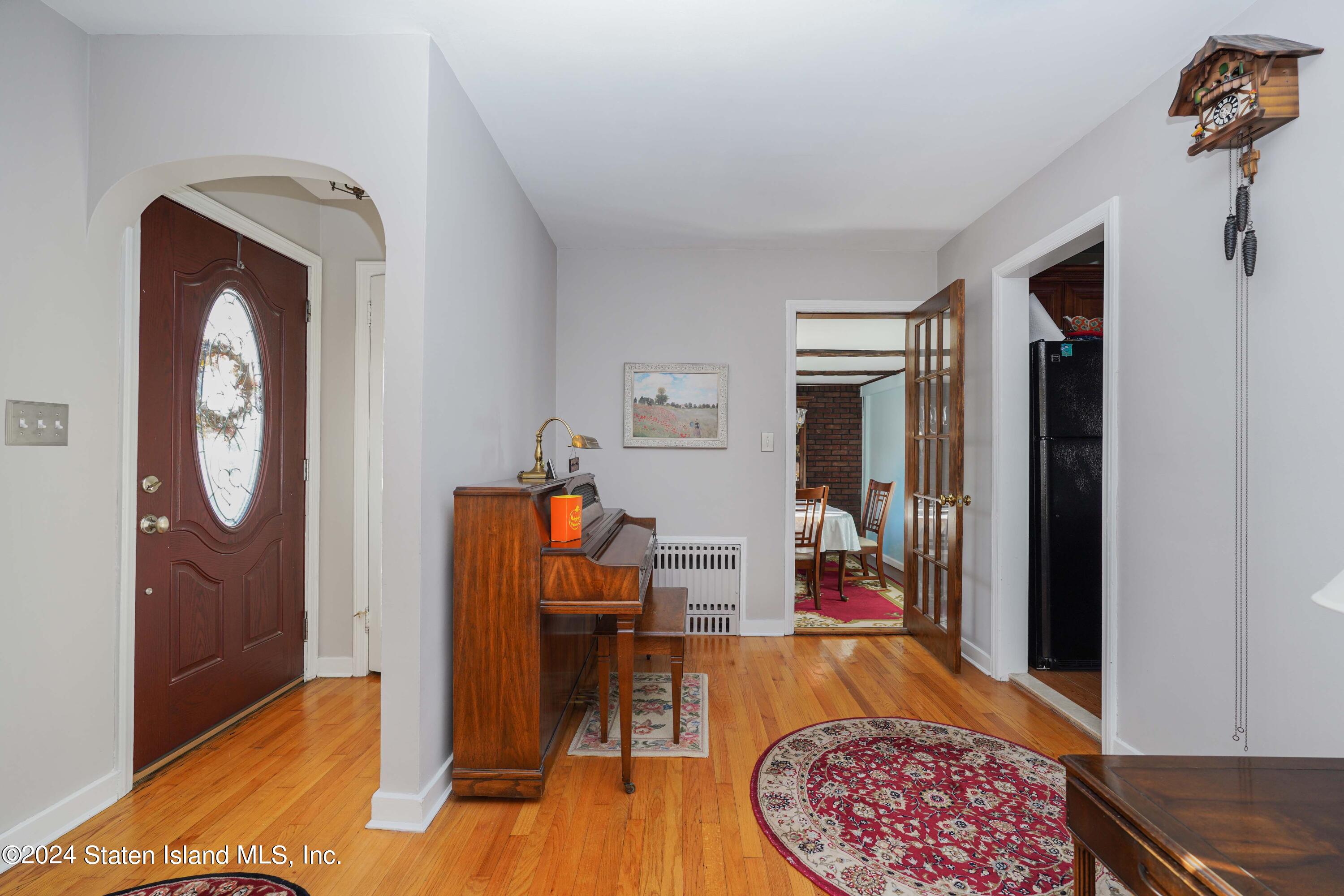 106 Fairview Avenue Staten Island, NY 10314 - Photo 4 of 27 Photo Oct 08 2024, 8 25 10 PM