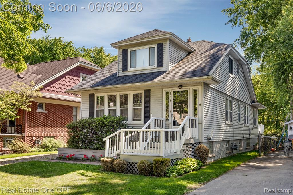 957 Fisher Road Grosse Pointe, MI 48230 - Photo 2 of 38