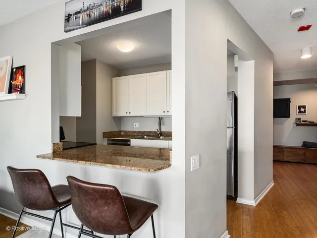 $315,000 | 400 North LaSalle Drive, Unit 2312, Chicago, IL 60654