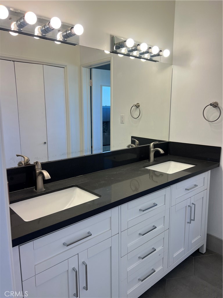 1832 Santa Rena Drive Rancho Palos Verdes, CA 90275 - Photo 16 of 18 Primary Bathroom