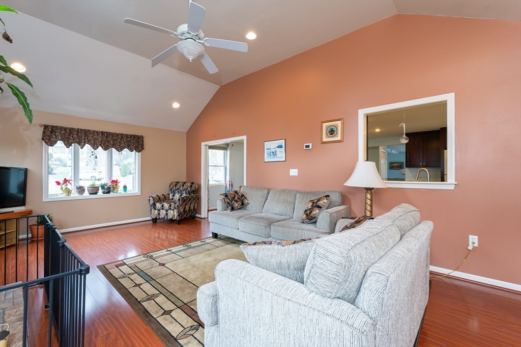 47 Kingsfield Road Dracut, MA 01826 - Photo 8 of 42 Gallery Image 8
