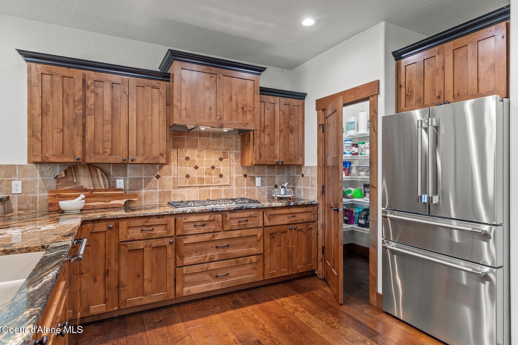 3674 East Basin Falls Road Hayden, ID 83835 - Photo 22 of 70 Gas Cooktop and Pantry